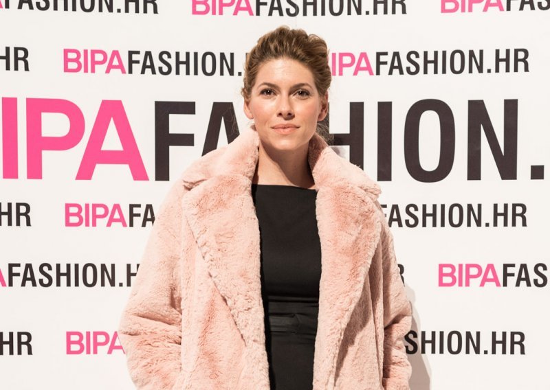 Zgodna Jelena nabacila dosadan look 'tajnice u salonkama' i modno kiksala