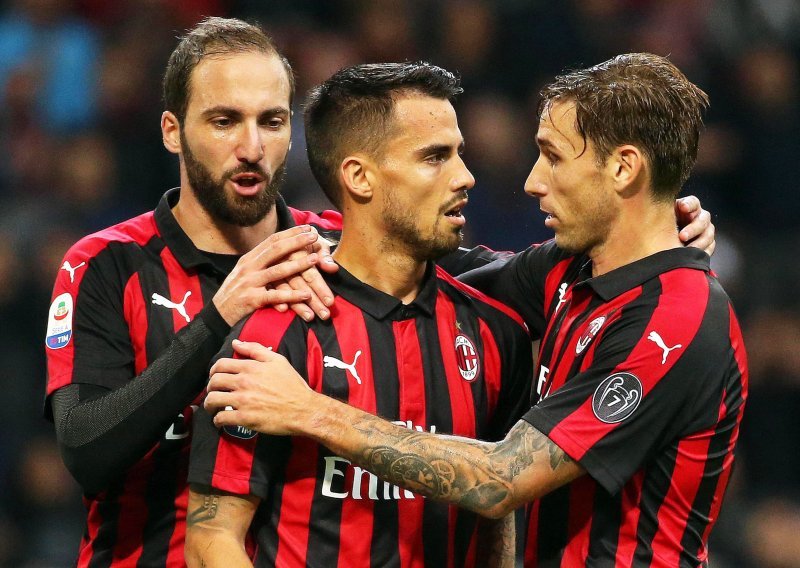 Milanu bodovi u ludoj utakmici protiv Sampdorije, remi Napolija i Rome