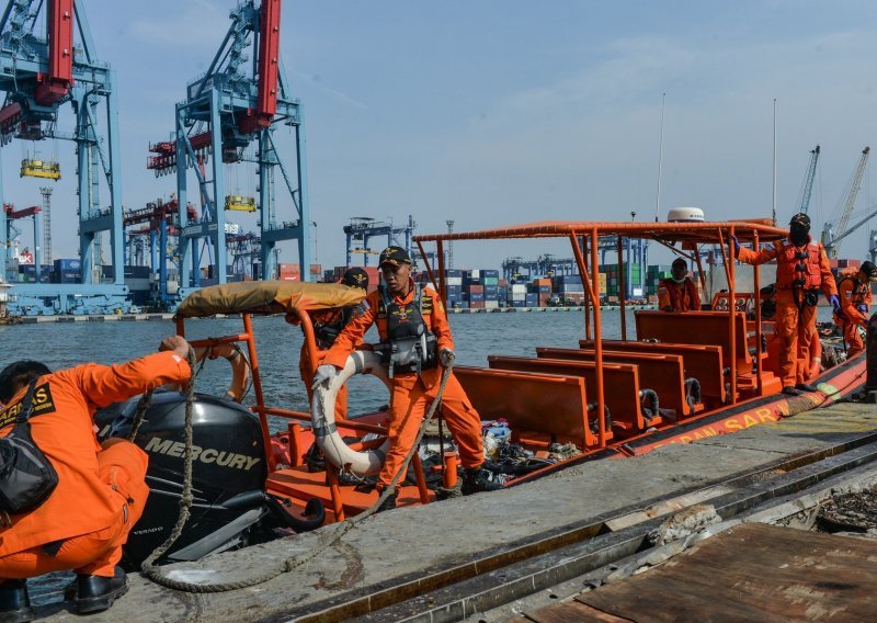 Indonezijski ronilac poginuo prilikom potrage za preživjelima nakon pada zrakoplova