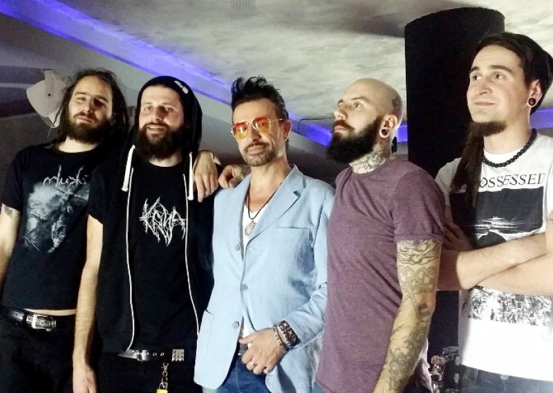Burnać se poskočicom prisjeća svojih punk rock korijena