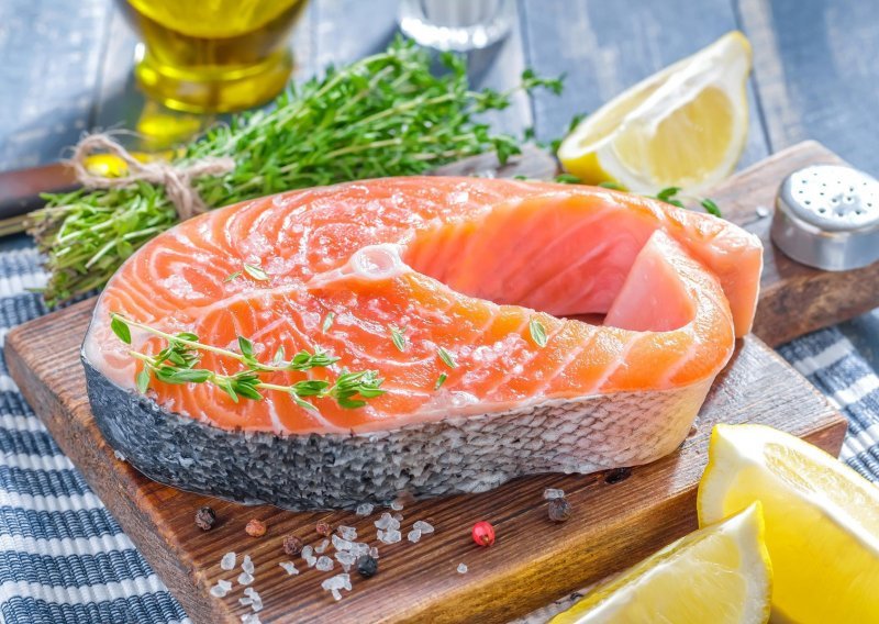 Zbog bakterije Listeria s tržišta povučen Sparov norveški dimljeni losos