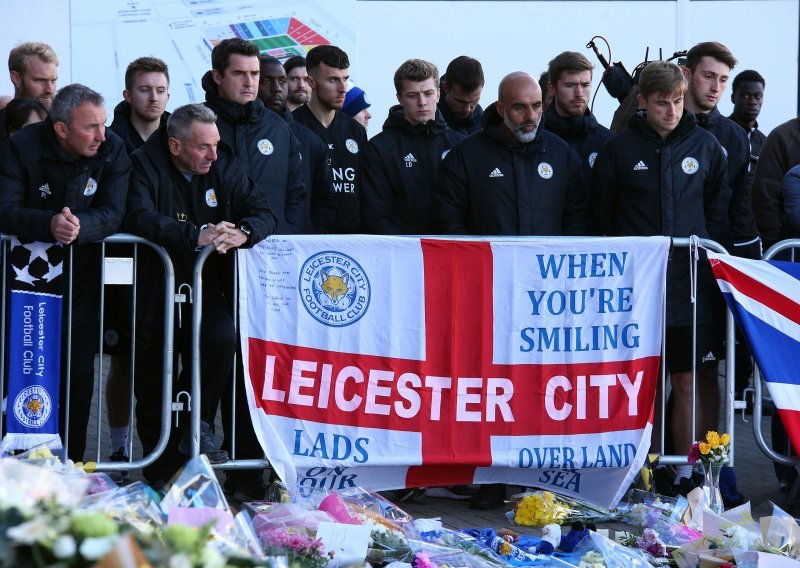 Tuga i suze u Leicesteru; igrači, navijači i obitelj odali počast omiljenom Vichaiju