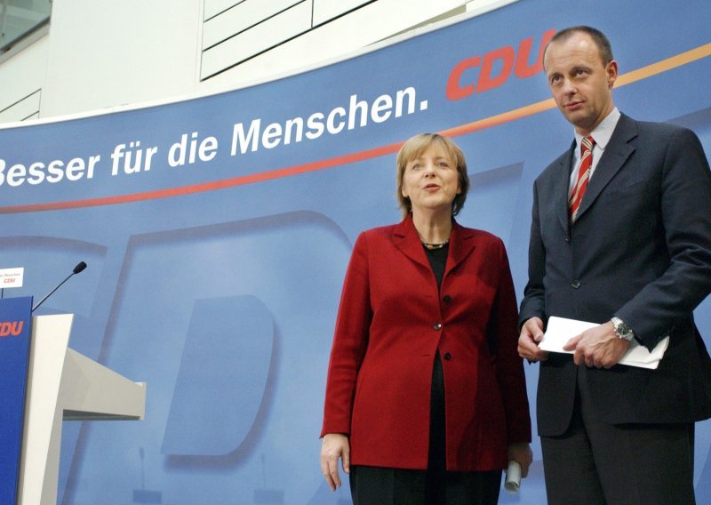 Stranke Merkeličine koalicije raspravljaju iza zatvorenih vrata o budućnosti