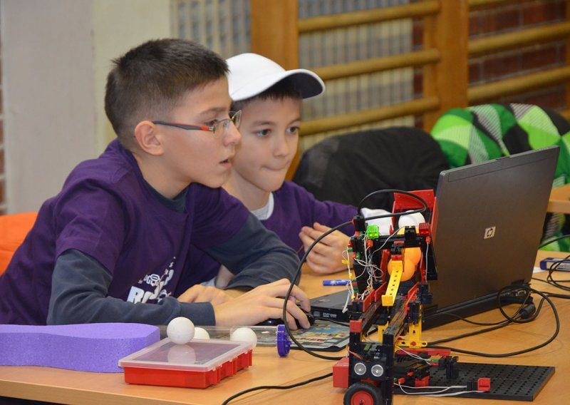 Proglašeni pobjednici natjecanja Robokup 2016.