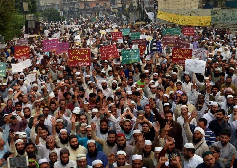 U Pakistanu uhićene stotine prosvjednika koji traže vješanje Asie Bibi zbog bogohuljenja