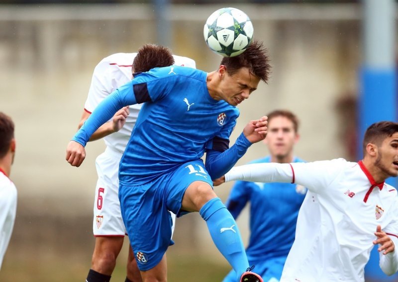 Mladi Dinamo u Ligi prvaka izvukao dobar rezultat na hladnom gostovanju