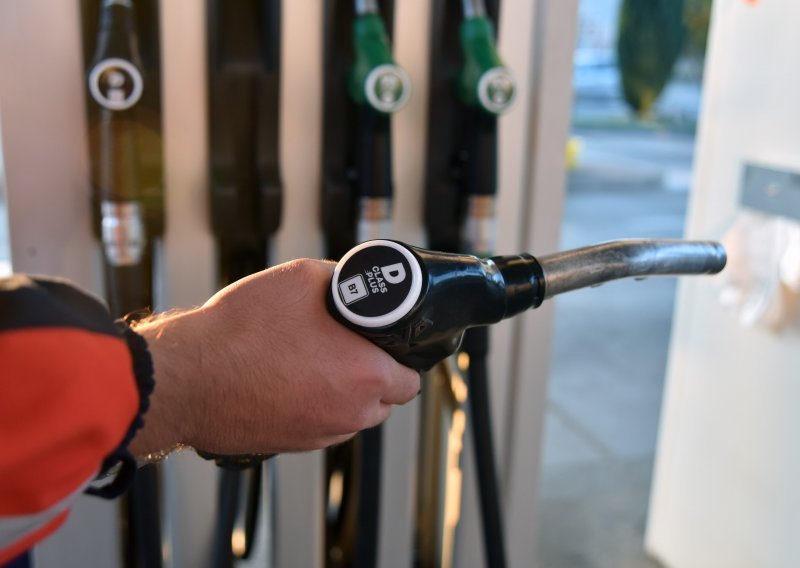 Otkrivamo zašto je dizel skuplji od benzina i zašto možda više nikad neće biti jeftiniji