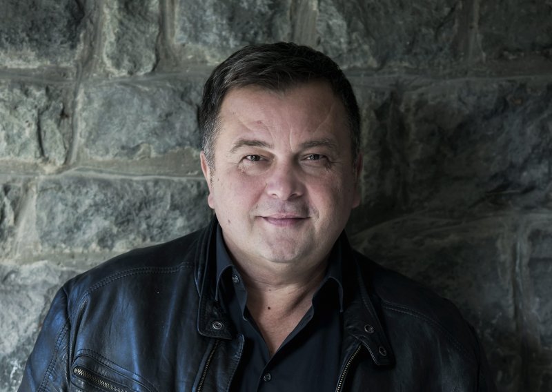 Duško Ćurlić: 'Svaki dan, kako god umoran bio, pročitam bar nekoliko stranica knjige. Odvede to u neki drugi svijet'