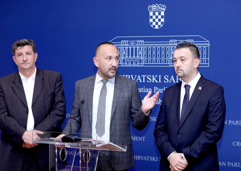 Zekanović pozvao premijera i predsjednicu da kažu jasan stav o Marakeškom sporazumu