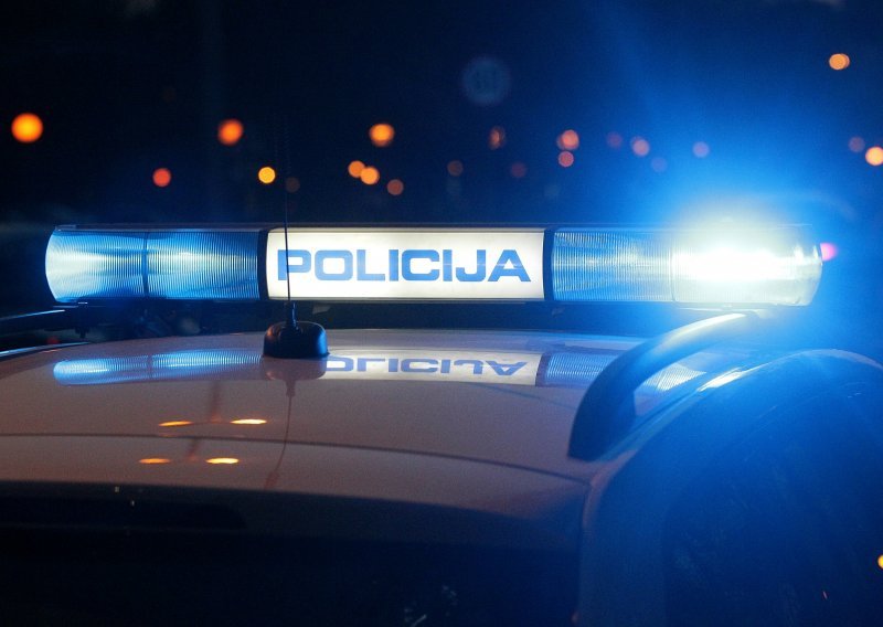 Policija traga za odbjeglim vozačem koji je udario djevojčicu na pješačkom prijelazu