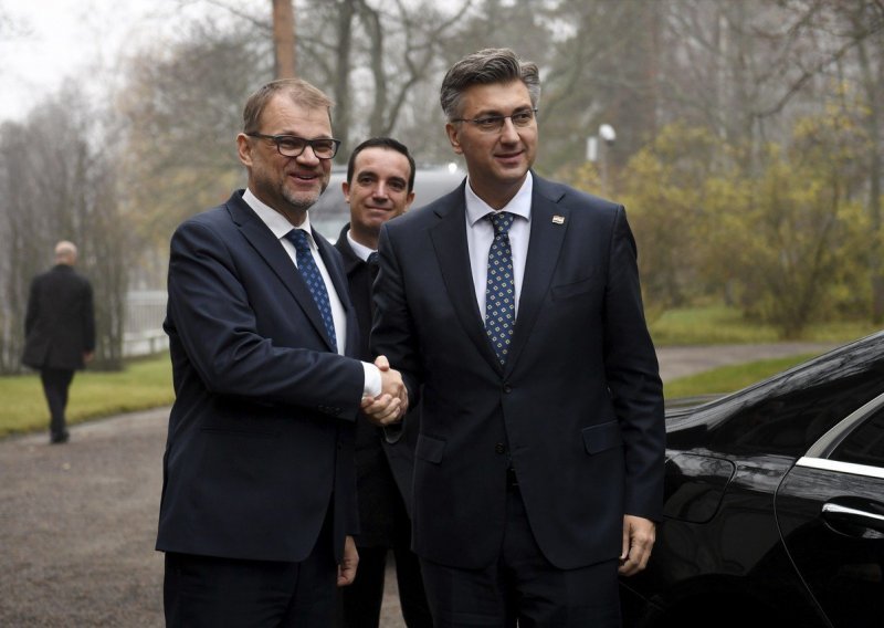Plenković razgovarao s nizom čelnika europskih stranaka između ostalih i s Orbanom