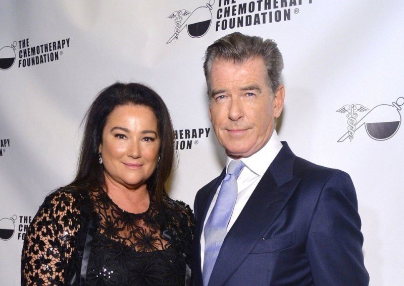 Najromantičniji holivudski par zajedno u izlasku: Pierce Brosnan se ne odvaja od voljene supruge