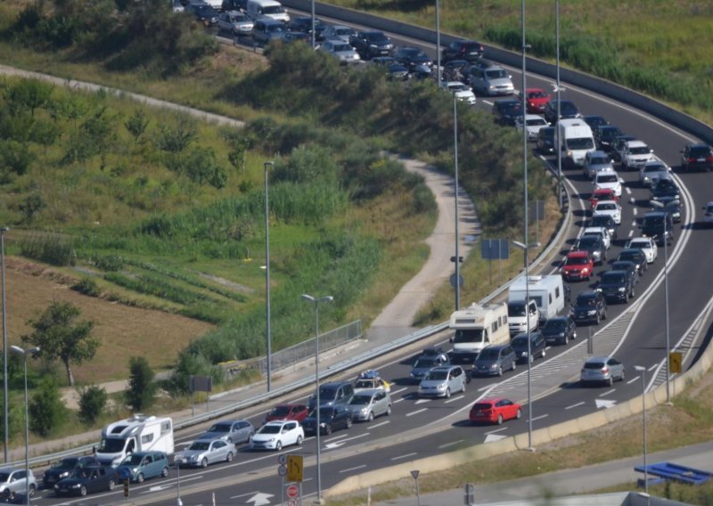 Dosjetili se prvi u Hrvatskoj; evo što sve čeka putnike u kolonama na Istarskom ipsilonu