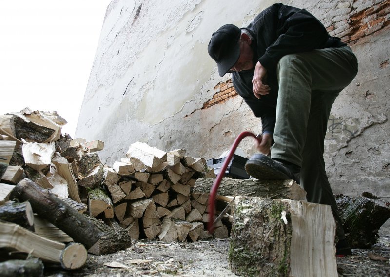 Zbog neimaštine se smrzava svaka deseta hrvatska obitelj!