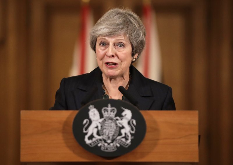 Theresa May dala zastupnicima izbor: moj Brexit, bez sporazuma ili bez Brexita