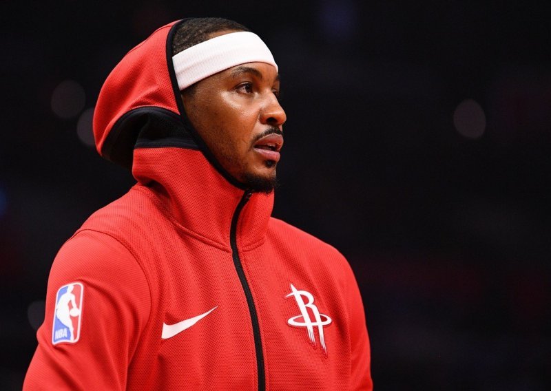 Kaos u Houstonu; Carmelo Anthony napustio klub pa dobio otkaz