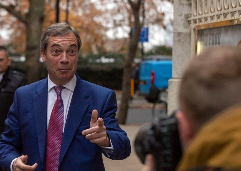 Farageova Stranka Brexit na vrhu EU izbora u Velikoj Britaniji