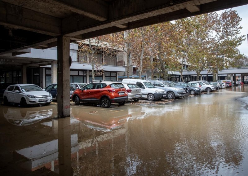 U samo tjedan dana drugo puknuće cijevi, ovog puta poplava u Sigetu