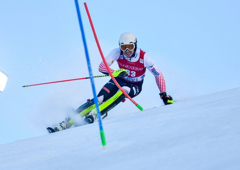 Matej Vidović pametnom vožnjom do odličnog rezultata u slalomu, pobjeda Hirscheru