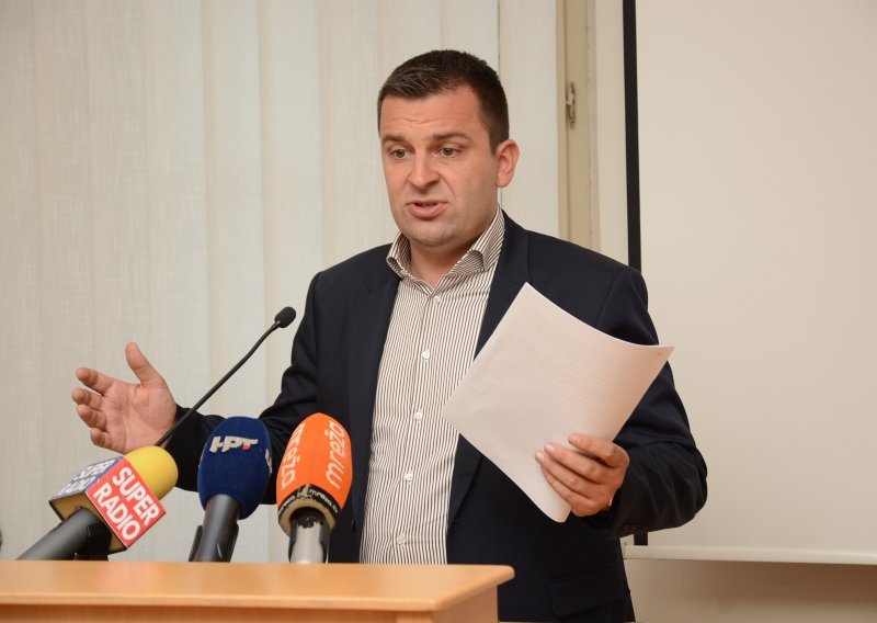 SDP: Bjelovarski gradonačelnik Hrebak u tihoj je koaliciji s Bandićem