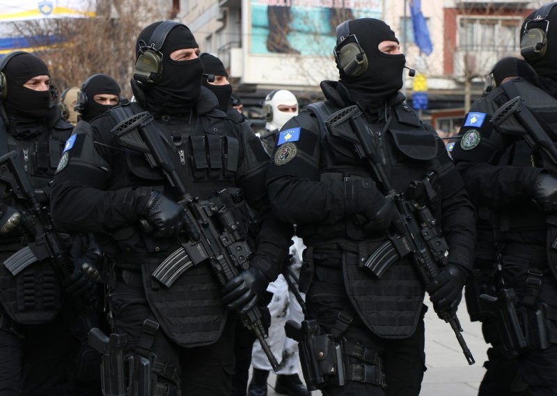 Napeto na Kosovu: Specijalci upali na sjever zemlje, Vučić sazvao hitnu sjednicu