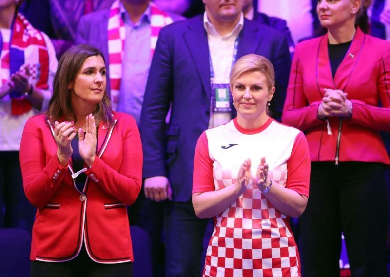 Podrška s tribina: Kolinda Grabar-Kitarović ponovno u dresu bodrila tenisače