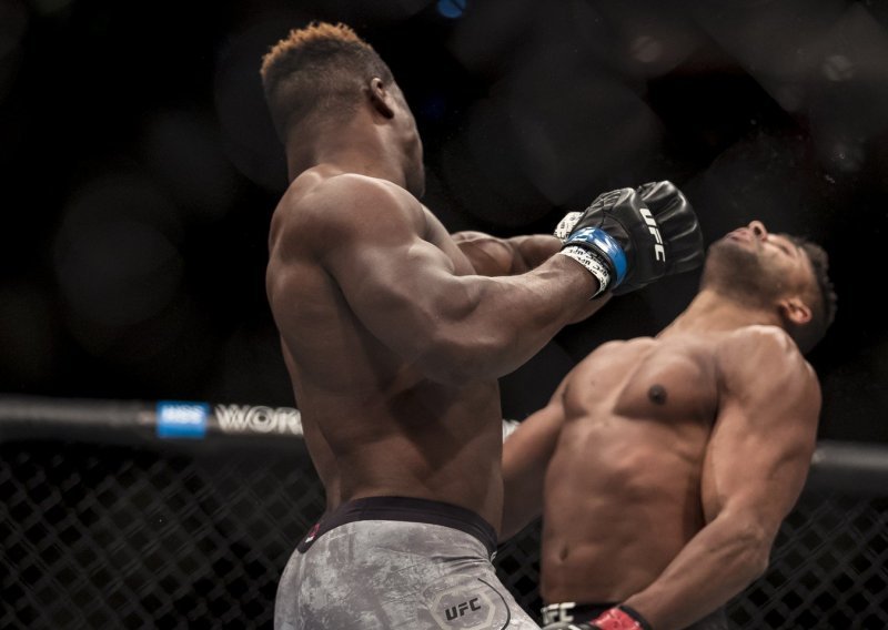 Predator za manje od minute uništio suparnika i prozvao Miočića; i Overeem upisao strašan nokaut