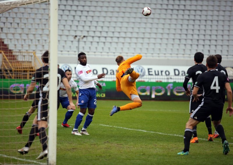 Hajduk i Slaven Belupo na praznom Poljudu podijelili bodove