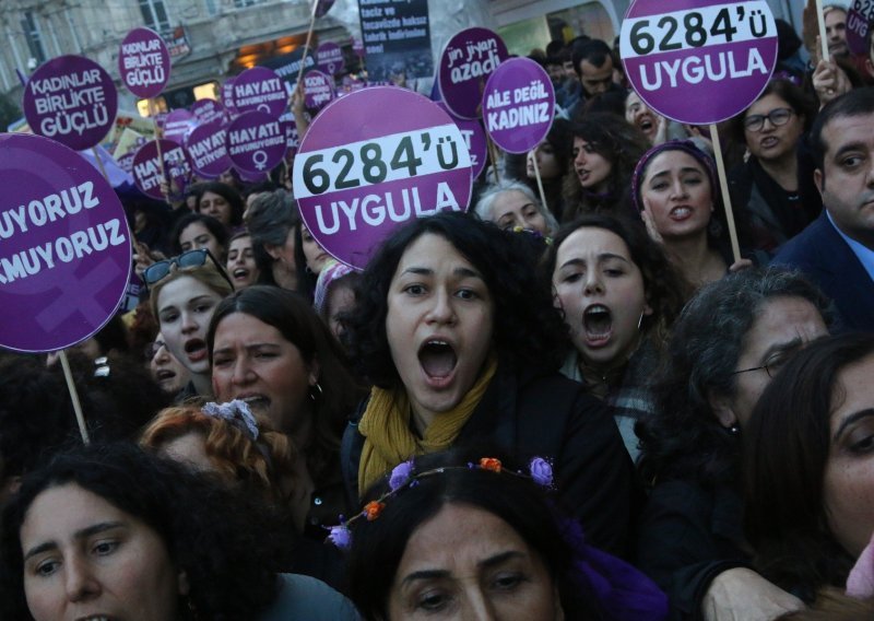 Turska policija rastjerala marš protiv nasilja nad ženama