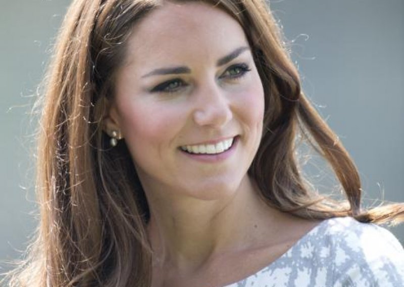 Kate Middleton kućnim testom saznala za trudnoću