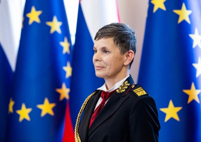 Slovenska vlada potvrdila imenovanje prve žene na čelu glavnog stožera vojske