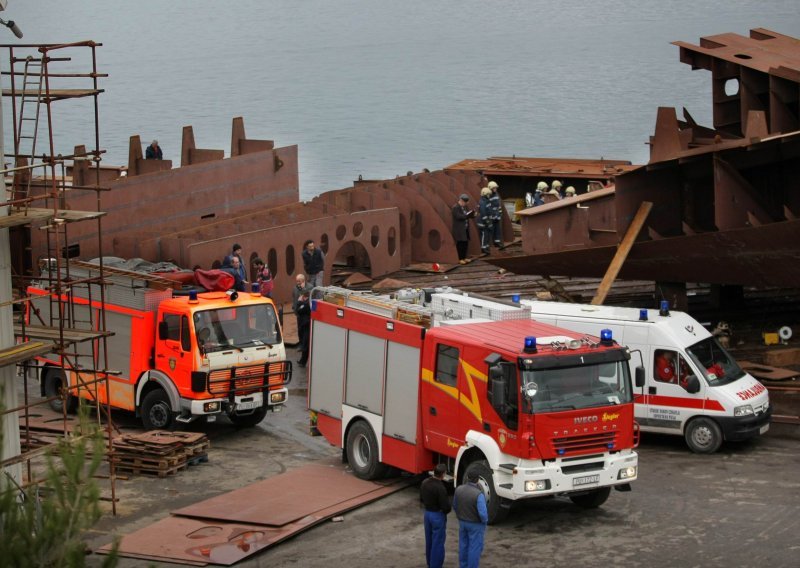 Nećak vatrogasca bez kvalifikacija dobio posao