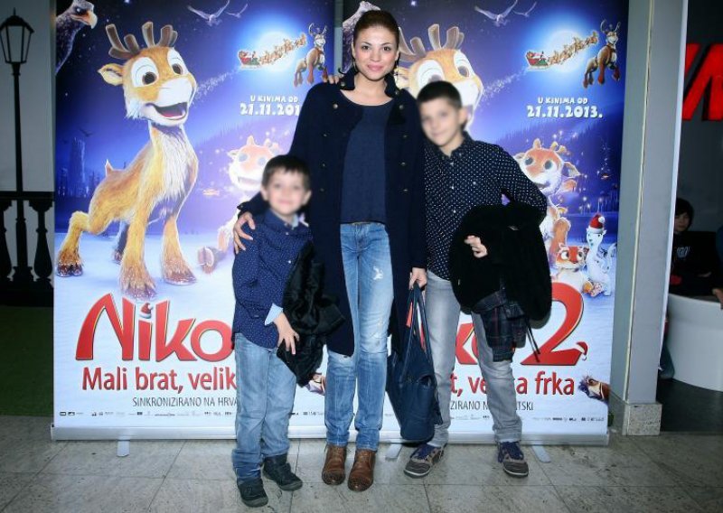 Lejla u izlasku sa svoje dvije muškarčine