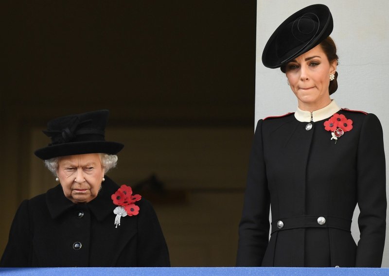 Kraljica Elizabeta nije odobravala zaruke princa Williama i Kate Middleton, a evo i zašto