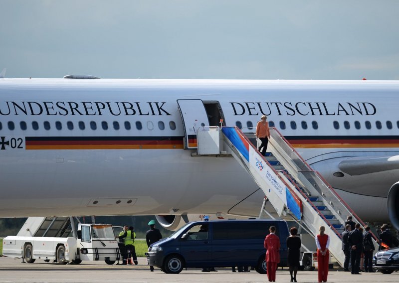 Istražitelji provjeravaju je li na zrakoplovu Angele Merkel izvedena sabotaža