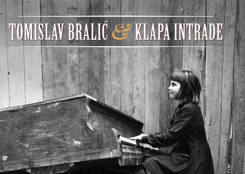 Tomislav Bralić i klapa Intrade objavili novi album: Koja se priča krije iza portreta djevojčice na naslovnici albuma?