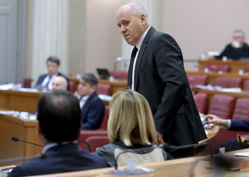 HDZ odbacuje prijedlog Glasa i HSU-a o reviziji Vatikanskih ugovora