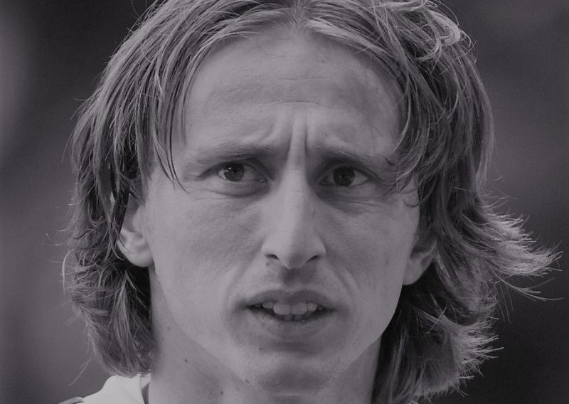 [FOTOPRIČA] Luka Modrić – životna priča dječaka s velebitskog krša koja ostavlja bez daha; od prognanika do vrha svijeta