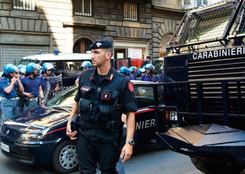 Policija uhitila preko 120 članova napuljske mafije