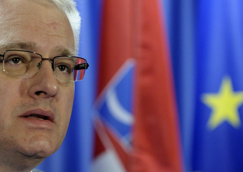 Josipovic says Croatia won't block Serbia