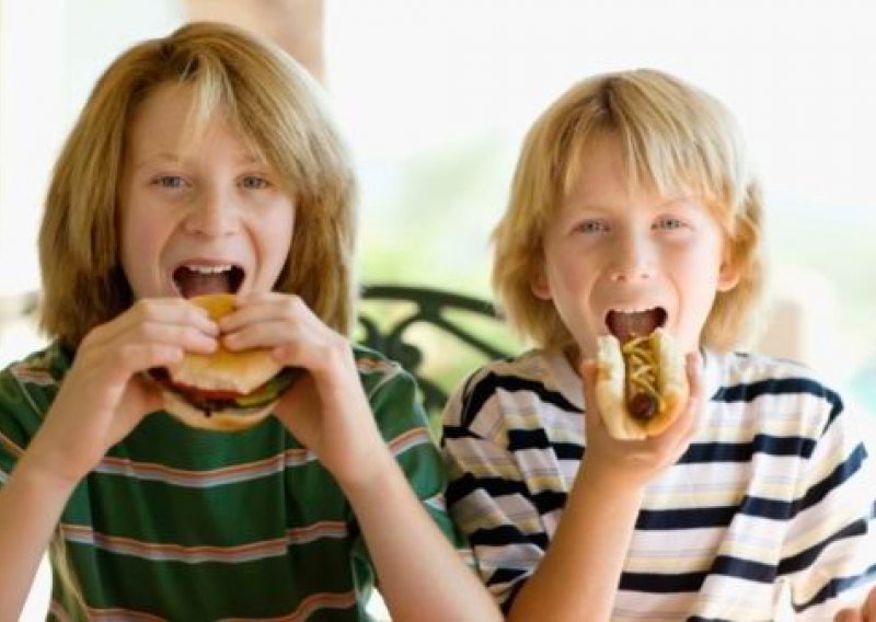 Djeca sve ranije stječu loše prehrambene navike