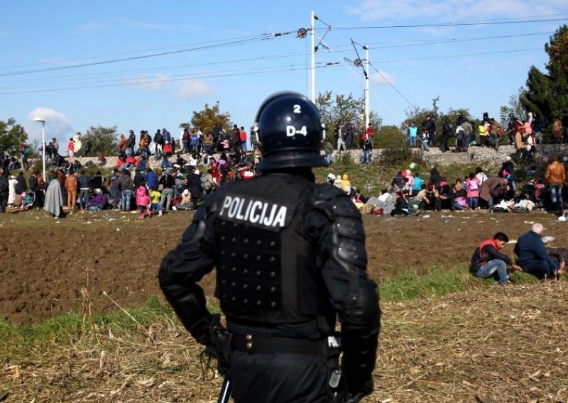 Slovenija angažira umirovljene policajce; Oporba pita Cerara gdje je žica