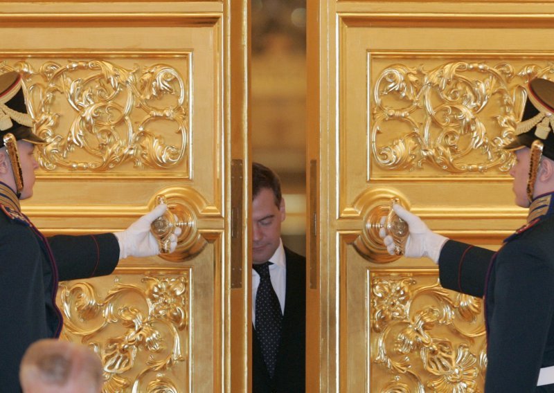 Medvedev kaže da nastavlja politiku cara Aleksandra II.