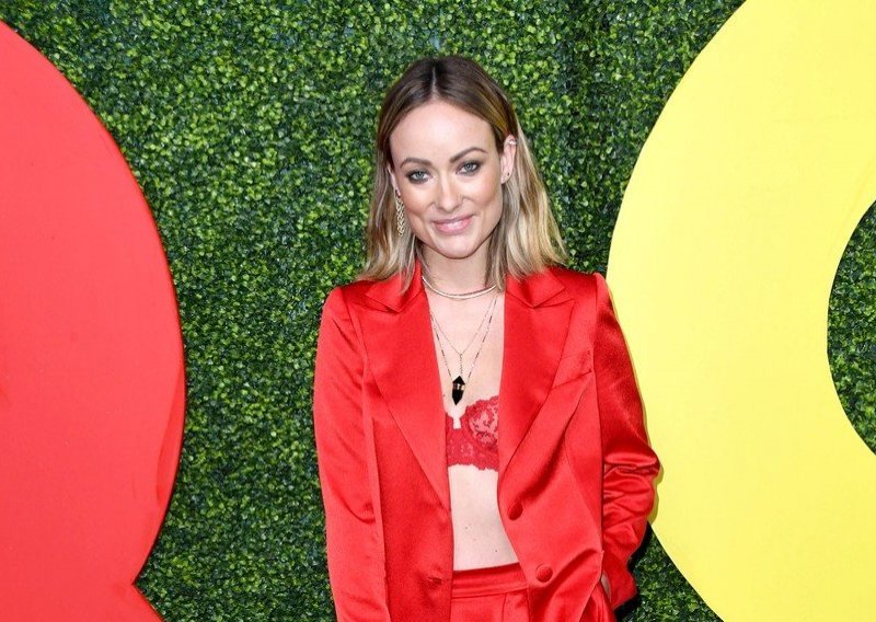 Olivia Wilde za GQ-ov tulum uz odijelo odjenula samo grudnjak