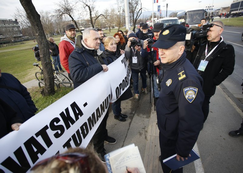 Evo što policija kaže o incidentima za vrijeme otkrivanja spomenika Tuđmanu