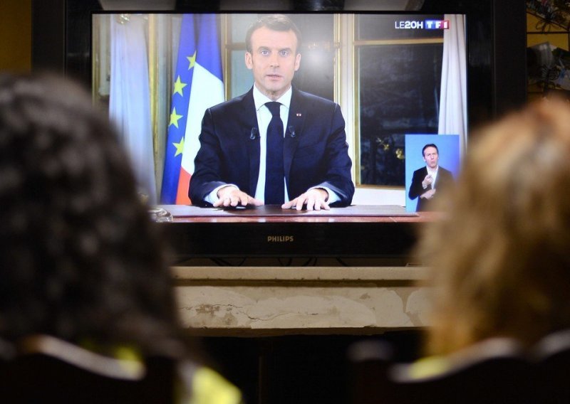 Francuska se sprema na 'peti čin' žutih prsluka, Macron poziva na redi i mir