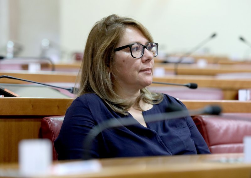 SDP izgubio još jednu zastupnicu: Ana Komparić Devčić napustila stranku, šuška se da odlaze još neki