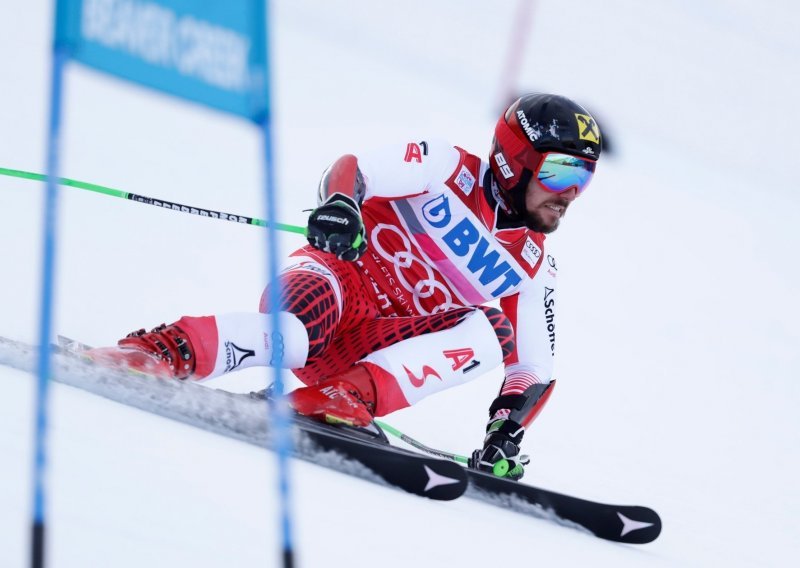 Zubčić razočarao, Hirscher potpuno razbio svjetsku elitu