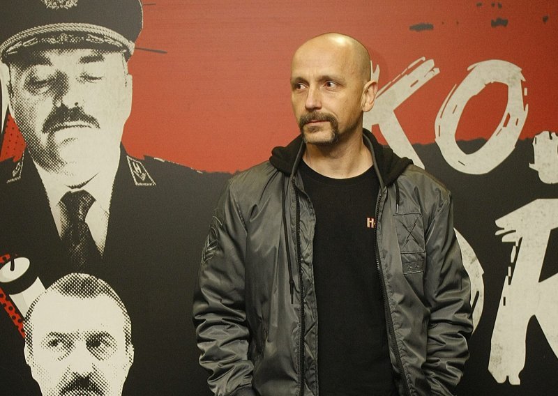 Aleksandar Stanković stoji iza neobičnog jumbo plakata koji je osvanuo u Novom Sadu