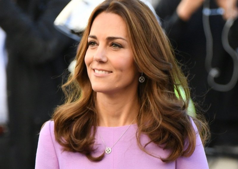 Pogledajte kako je kraljevska obitelj Kate Middleton zaželjela sretan rođendan